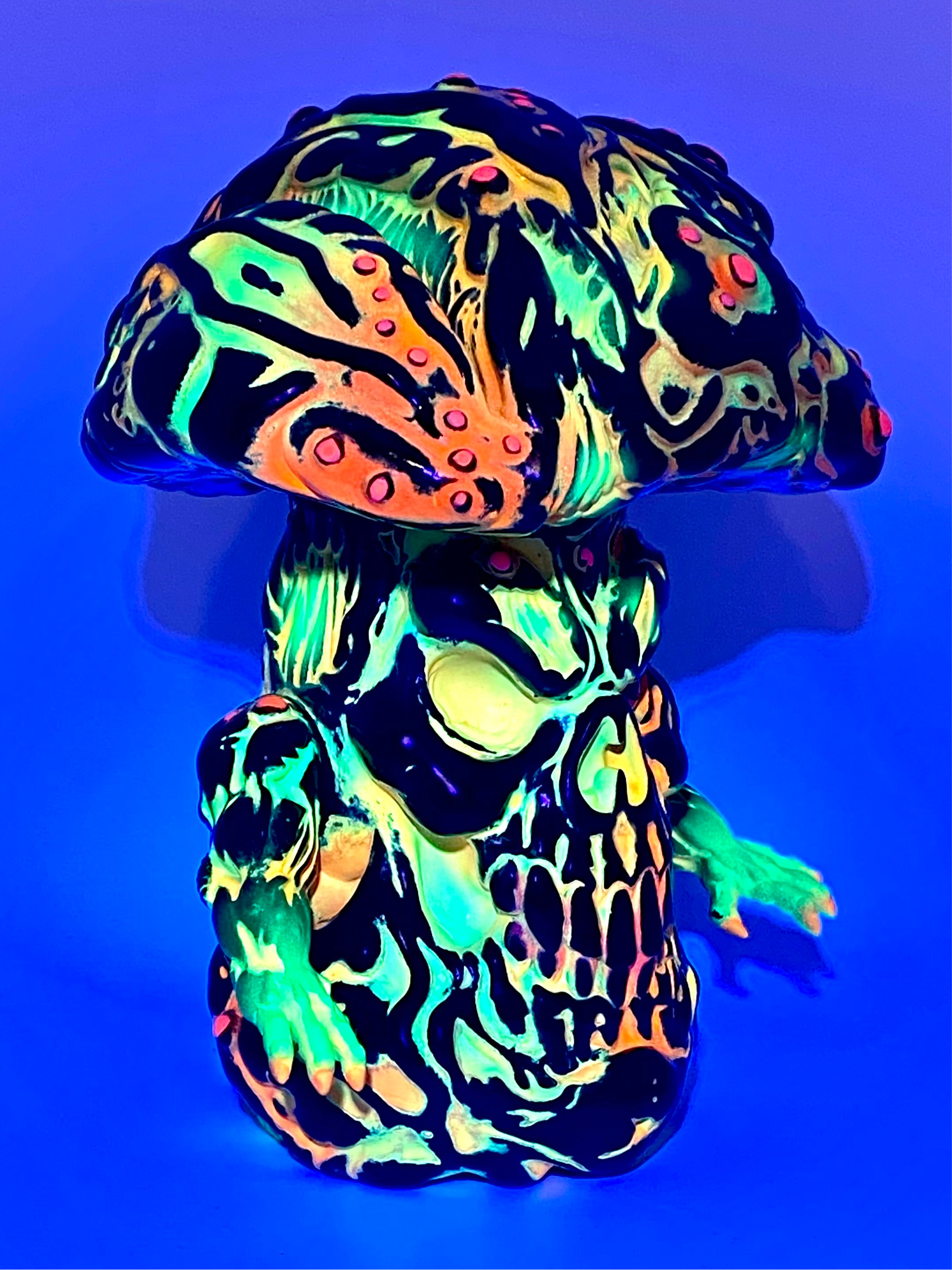 FUNGUSTING / BLACKLIGHT DREAMS LE4
