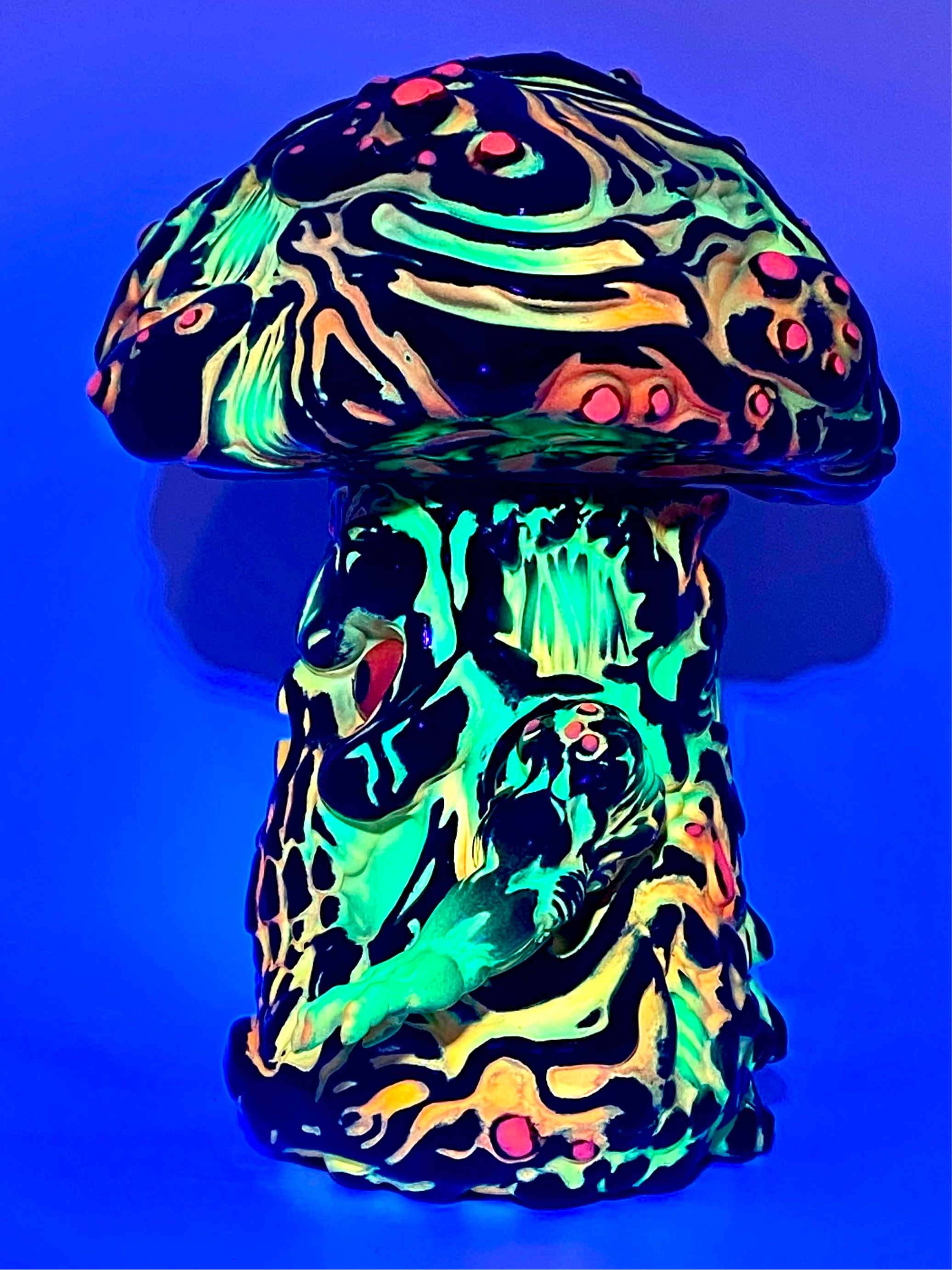 FUNGUSTING / BLACKLIGHT DREAMS LE4