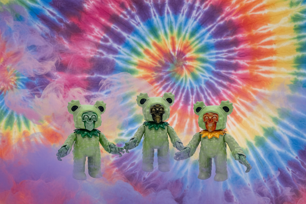 Grateful Death Bear / Large Green on Gold