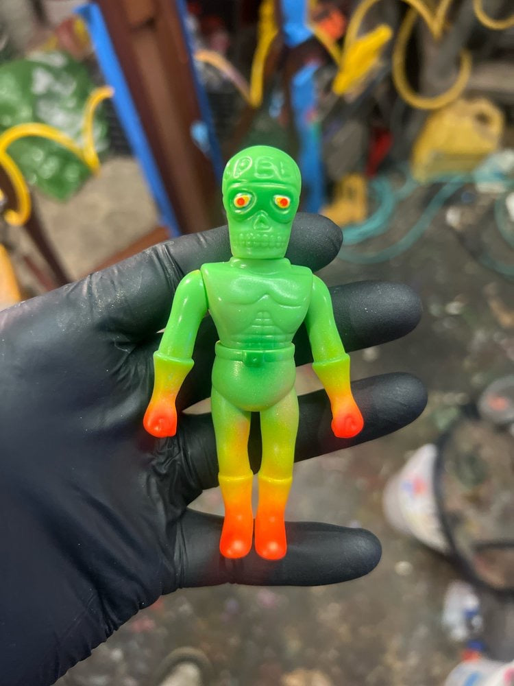 Green Speedskull Vinyl Fig Painted 1/1